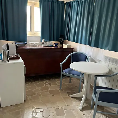 B&B Villa Mediterranee Con Parking Space Trani Exterior photo