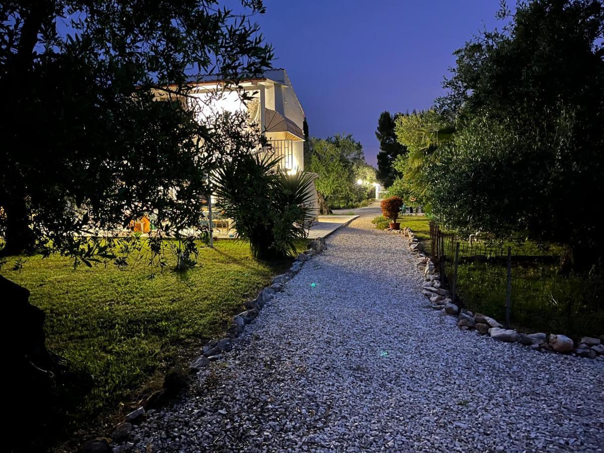 Mediterranee Con Parking Space 3* Trani