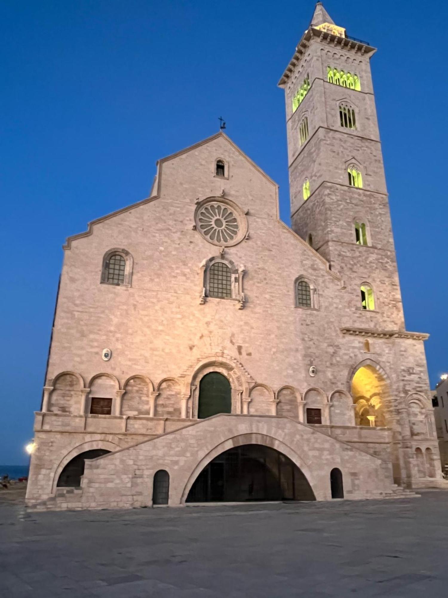 Mediterranee Con Parking Space 3* Trani